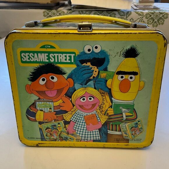 Vintage 1979 Metal Sesame Street Lunchbox ernie bert bigbird - Picture 3 of 16